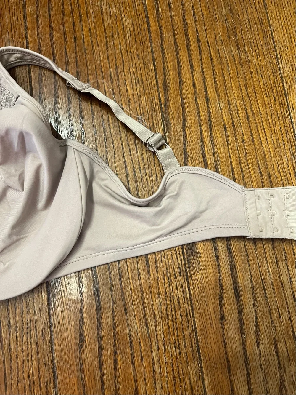 bali passion for comfort minimizer underwire bra 40DDD beige